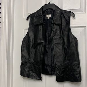 Apt 9 Black lambskin leather vest with collar